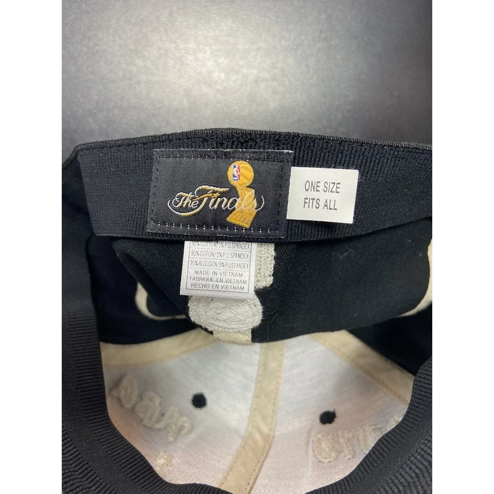 Adidas Los Angeles Lakers‎ NBA Finals 2010 Champions LOCKER ROOM Back 2 Back Hat